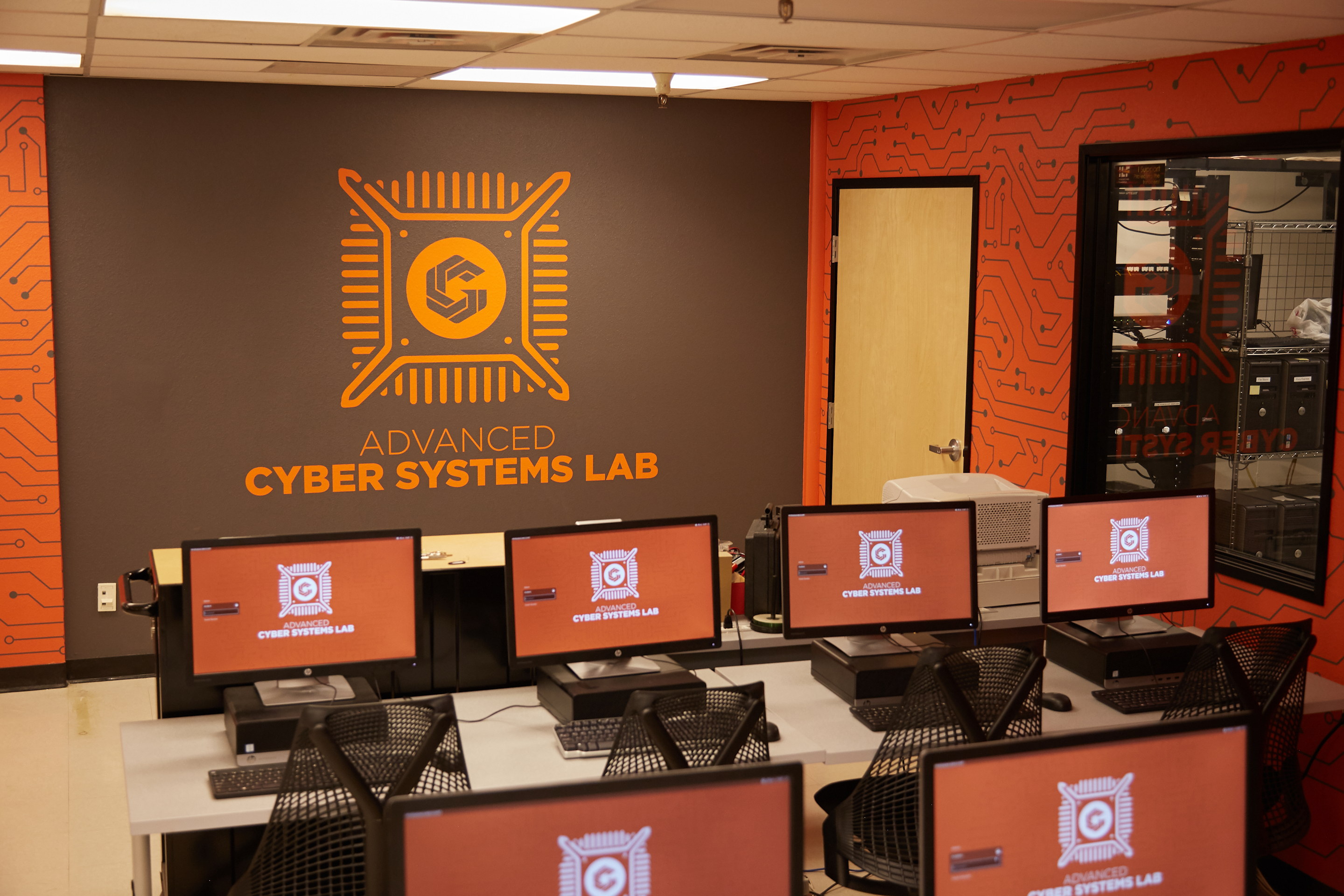Picture of the Advanced Cyber Systems Lab at Gateway Community College